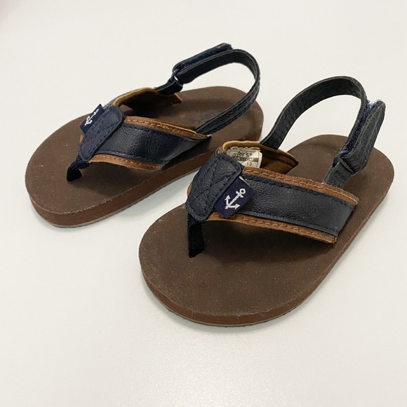 Carter’s Darius Flip Flops | Toddler | 6 - Picture 1 of 3